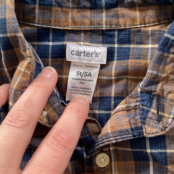 Bundle of 2 Boys’ Button Down Shirts Size 5 - Picture 3 of 9